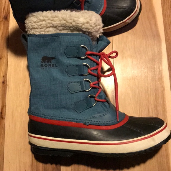 Sorel Shoes - Sorel boots Size 9